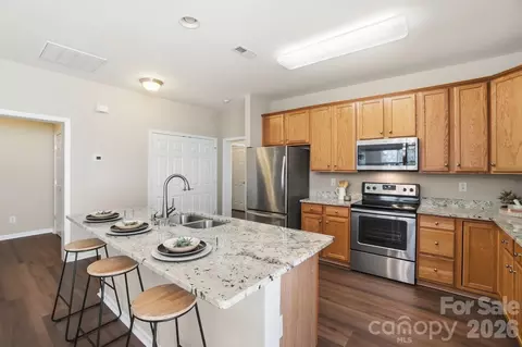 Kitchen - 415 Garnet Ct, Fort Mill, SC 29708 photo 2 of 3
