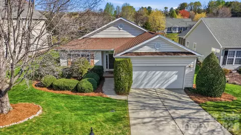415 Garnet Ct, Fort Mill, SC 29708