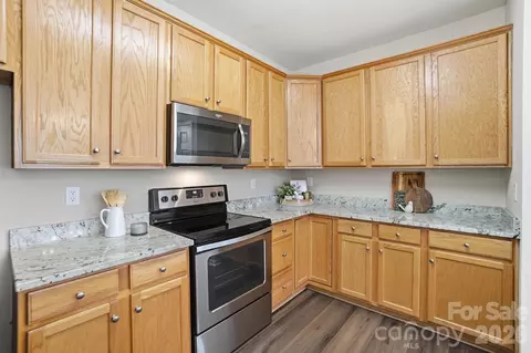 Kitchen - 415 Garnet Ct, Fort Mill, SC 29708 photo 3 of 3