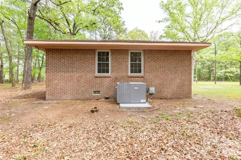 Exterior - 1224 Loop Rd, Hookerton, NC 28538 photo 6 of 9