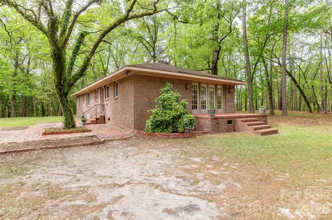 Exterior - 1224 Loop Rd, Hookerton, NC 28538 photo 4 of 9