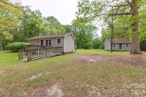Exterior - 1224 Loop Rd, Hookerton, NC 28538 photo 2 of 9