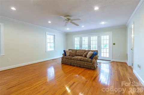 Living - 1224 Loop Rd, Hookerton, NC 28538 photo 1 of 4