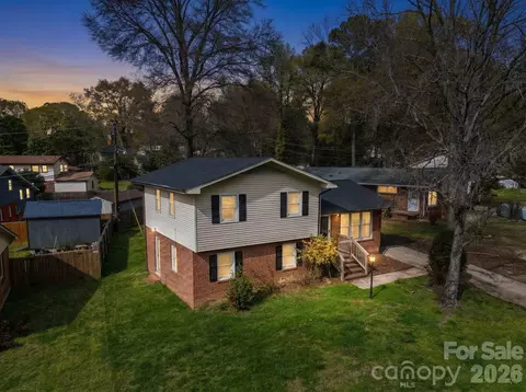 1211 Yuma St, Charlotte, NC 28213