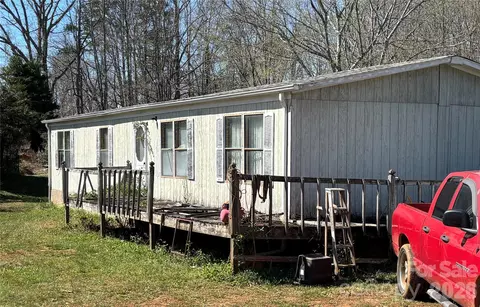 2307 Pathfinder St, Newton, NC 28658
