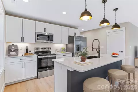 Kitchen - 97 Lee Dotson Rd, Fairview, NC 28730 photo 4 of 5