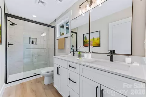 Bath - 97 Lee Dotson Rd, Fairview, NC 28730 photo 1 of 2