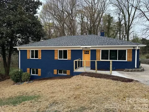 5000 Hoover Dr, Charlotte, NC 28269