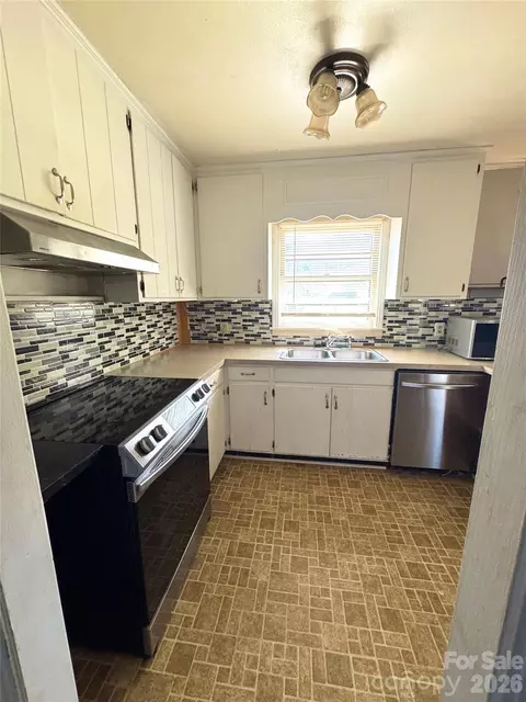 305 Green St, Biscoe, NC 27209 photo 9