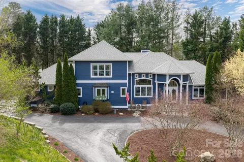 6 Oxford Ct, Asheville, NC 28804
