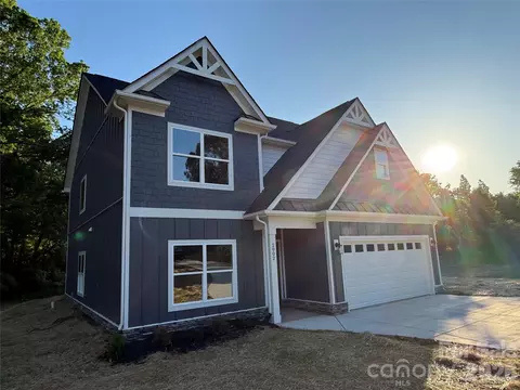 Exterior - 2902 Sweetgrass Ln, Monroe, NC 28112 photo 3 of 4