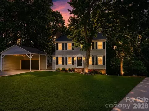 2724 Artesian Ct, Charlotte, NC 28270