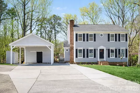 2724 Artesian Ct, Charlotte, NC 28270