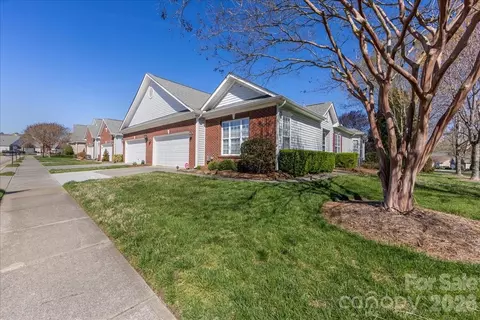 355 Garnet Ct, Fort Mill, SC 29708