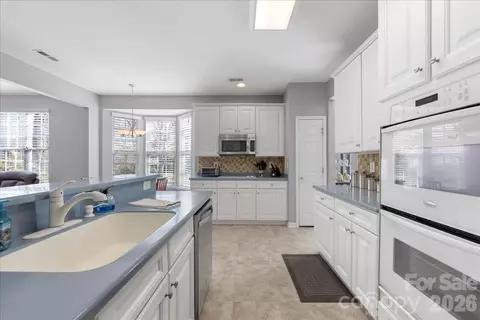 Kitchen - 355 Garnet Ct, Fort Mill, SC 29708 photo 3 of 6