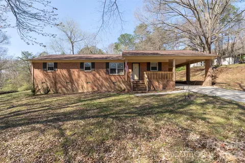 552 Tripolis Se St SE, Concord, NC 28025