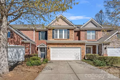 10437 Blairbeth St, Charlotte, NC 28277