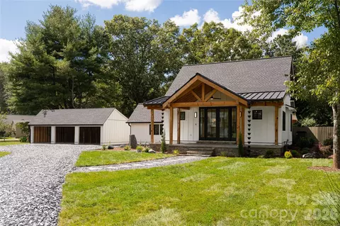 1 Spring Lake Dr, Fletcher, NC 28732