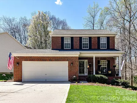 12305 Chickasaw Dr, Huntersville, NC 28078