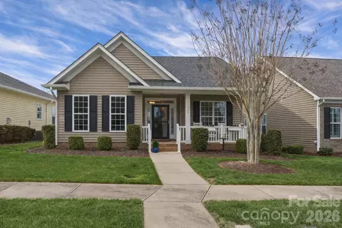11723 Meetinghouse Dr, Cornelius, NC 28031