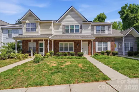 7709 Petrea Ln, Charlotte, NC 28227