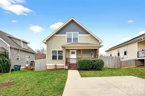 18 Yarrow Meadow Dr, Weaverville, NC 28787