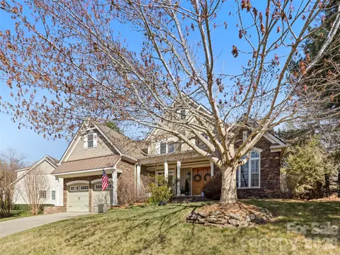 Exterior - 47 Ledgestone Dr, Fairview, NC 28730 photo 2 of 8