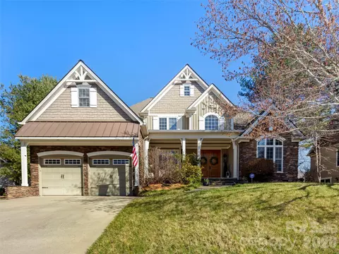47 Ledgestone Dr, Fairview, NC 28730