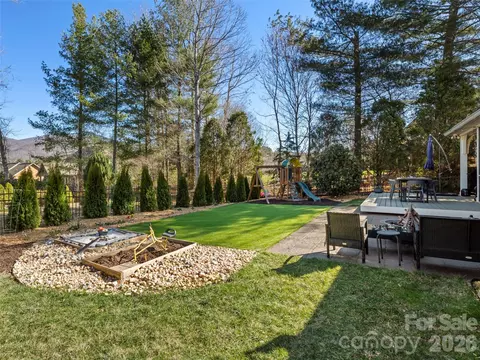 Exterior - 47 Ledgestone Dr, Fairview, NC 28730 photo 8 of 8