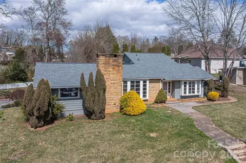 1159 N Main St, Waynesville, NC 28786
