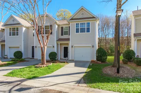 4018 Glenlea Commons Dr, Charlotte, NC 28216