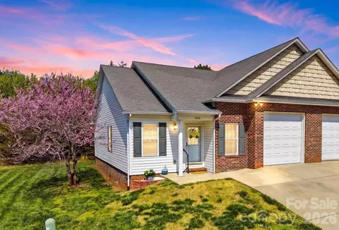 1662 Golden Cedar Ln, Newton, NC 28658