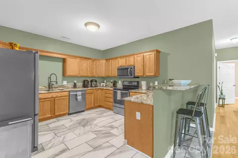 709 Villas Ct, Asheville, NC 28806