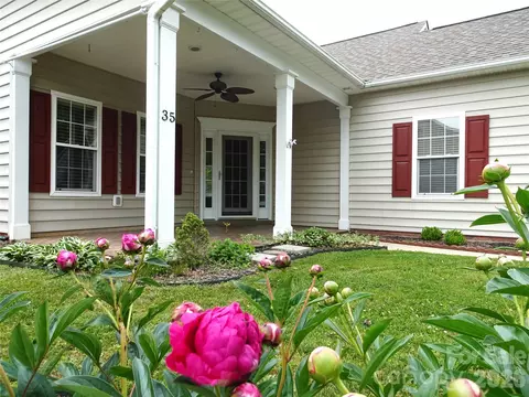 Exterior - 35 Sheffield Pl, Brevard, NC 28712 photo 2 of 10