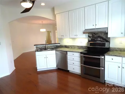 Kitchen - 35 Sheffield Pl, Brevard, NC 28712 photo 4 of 4
