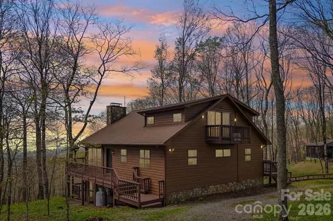 34 Wolfs Head Ct, Mars Hill, NC 28754