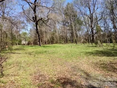 6716 Rock Island Rd, Charlotte, NC 28278