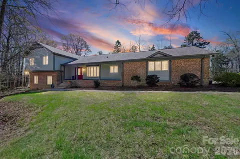 208 Falcon Dr, Concord, NC 28025