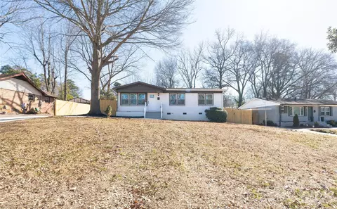 3623 Sargeant Dr, Charlotte, NC 28217