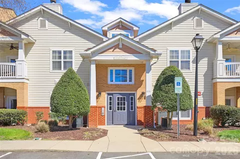 17157 Red Feather Dr, Charlotte, NC 28277