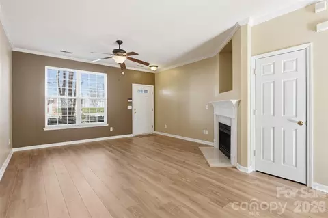 Living - 727 Shellstone Pl, Fort Mill, SC 29708 photo 4 of 5
