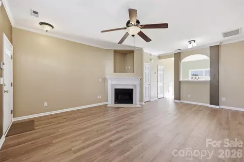 Living - 727 Shellstone Pl, Fort Mill, SC 29708 photo 2 of 5
