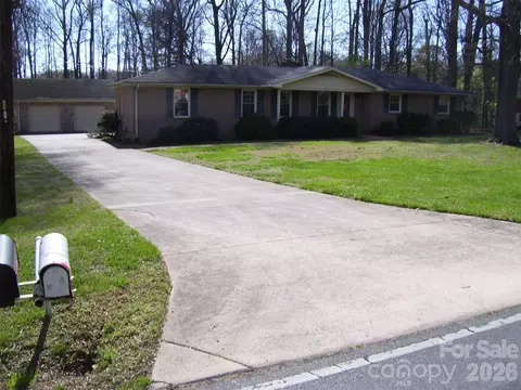 2402 Brantley Rd, Kannapolis, NC 28083