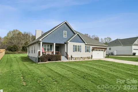 161 Wheatfield Dr, Statesville, NC 28677