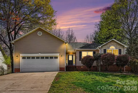 826 Savannah Place Dr, Fort Mill, SC 29715