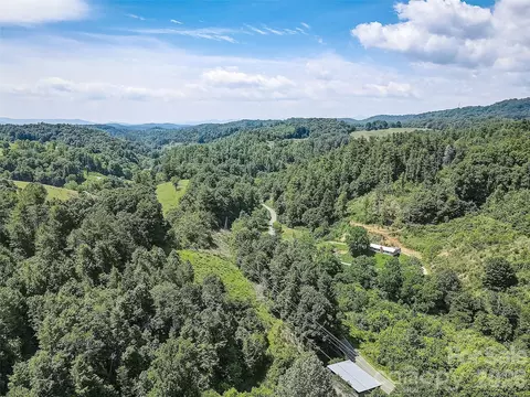 1820 Grapevine Rd, Marshall, NC 28753 photo 10