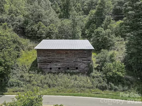 1820 Grapevine Rd, Marshall, NC 28753 photo 7