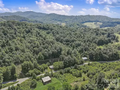 1820 Grapevine Rd, Marshall, NC 28753 photo 6