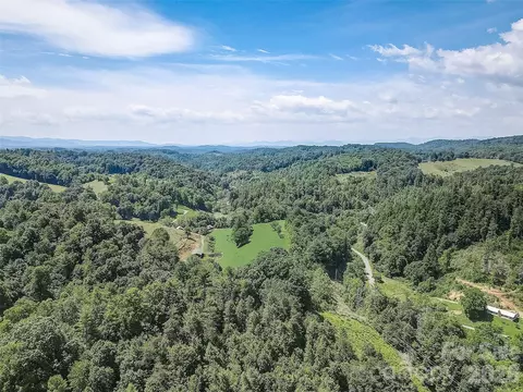 1820 Grapevine Rd, Marshall, NC 28753 photo 16