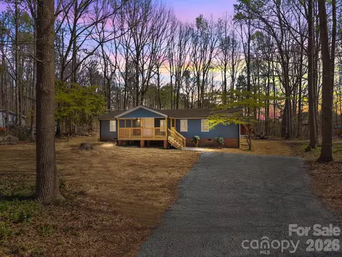 215 Crescent Heights Dr, Salisbury, NC 28146